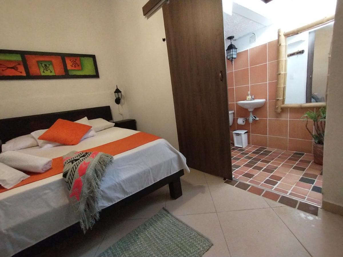 Santander Aleman Hostel 圣希尔 外观 照片