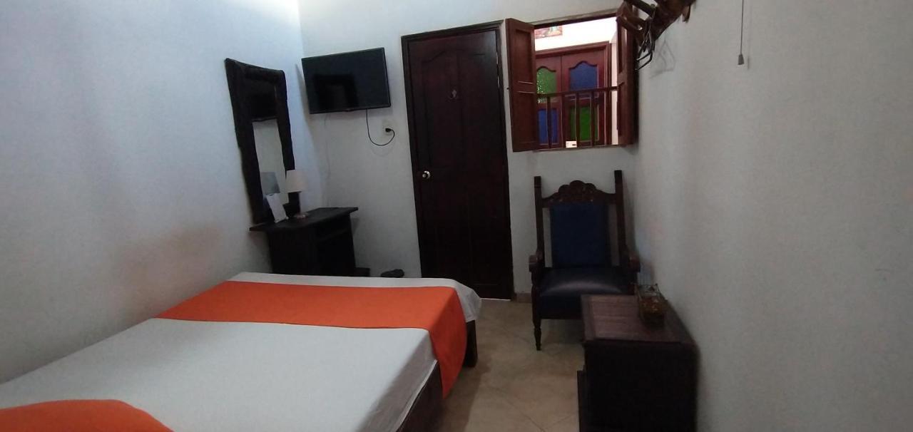 Santander Aleman Hostel 圣希尔 外观 照片