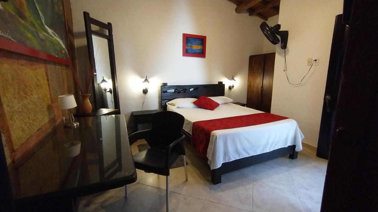 Santander Aleman Hostel 圣希尔 外观 照片