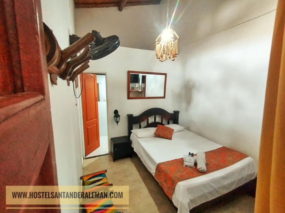 Santander Aleman Hostel 圣希尔 外观 照片
