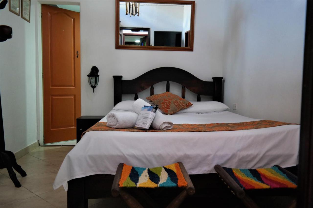 Santander Aleman Hostel 圣希尔 外观 照片