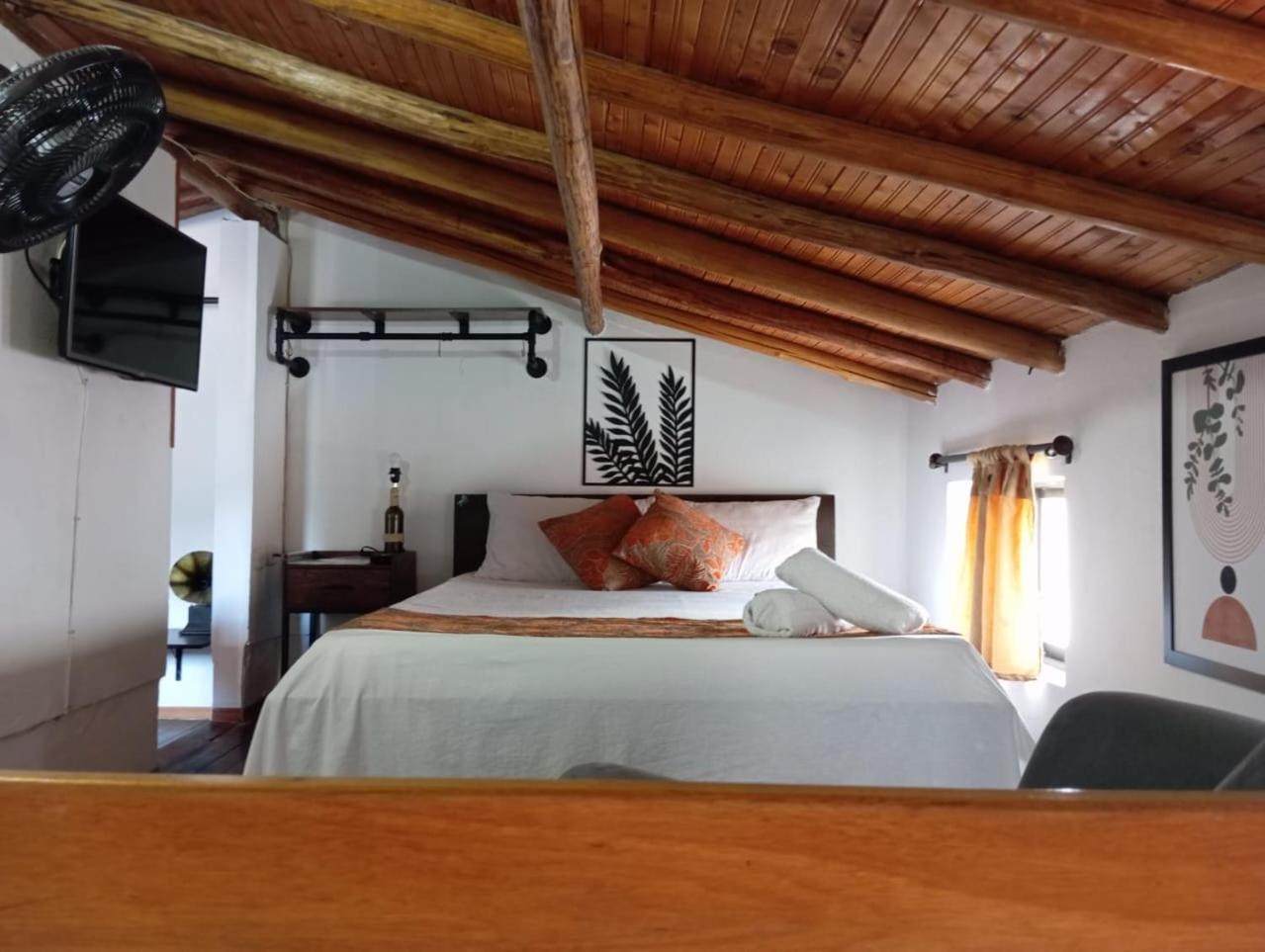 Santander Aleman Hostel 圣希尔 外观 照片