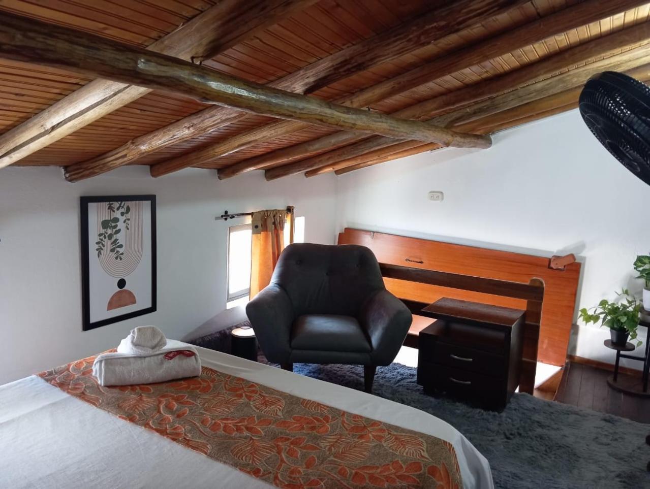 Santander Aleman Hostel 圣希尔 外观 照片