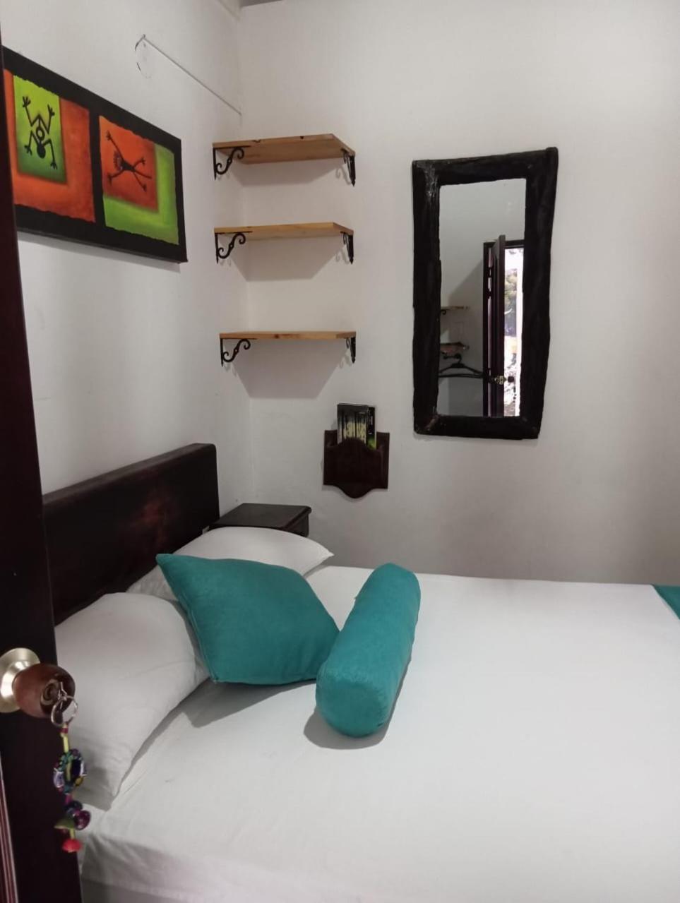Santander Aleman Hostel 圣希尔 外观 照片