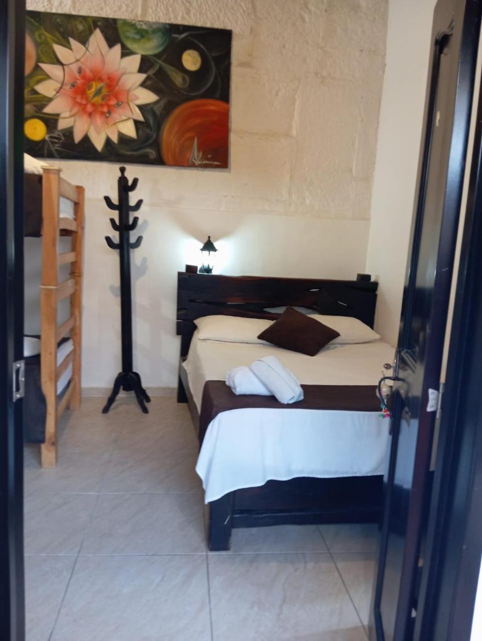 Santander Aleman Hostel 圣希尔 外观 照片