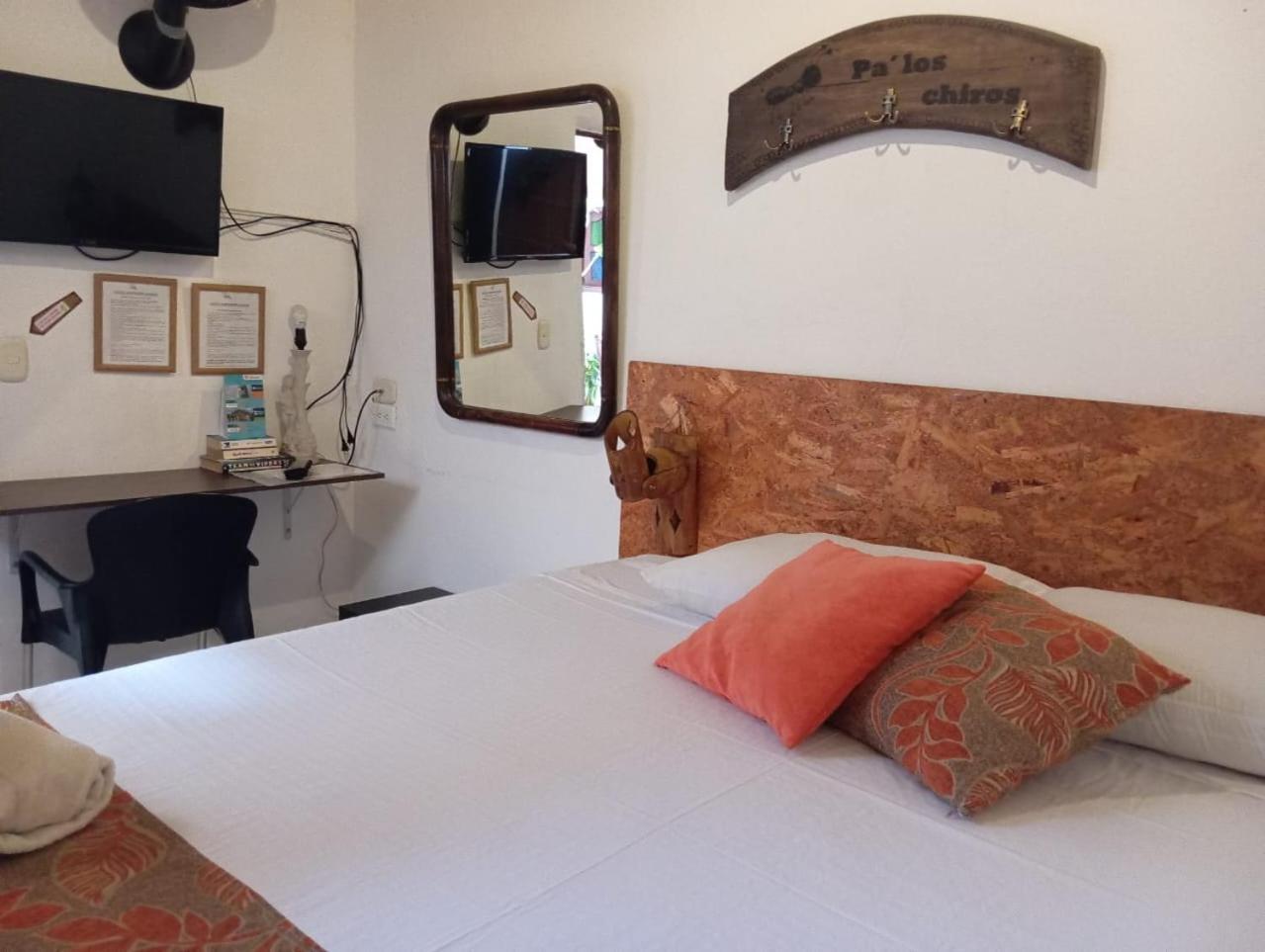 Santander Aleman Hostel 圣希尔 外观 照片