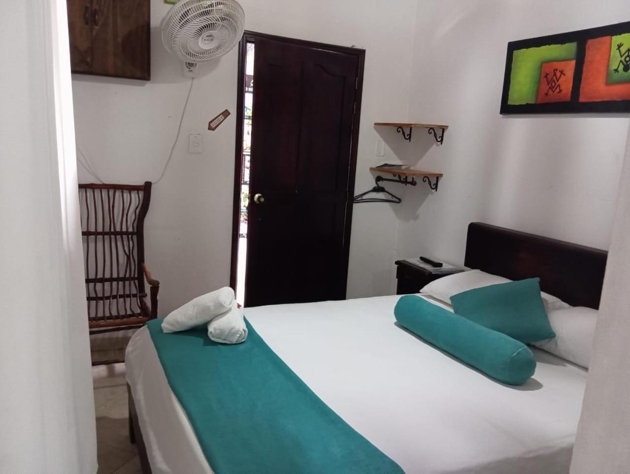 Santander Aleman Hostel 圣希尔 外观 照片