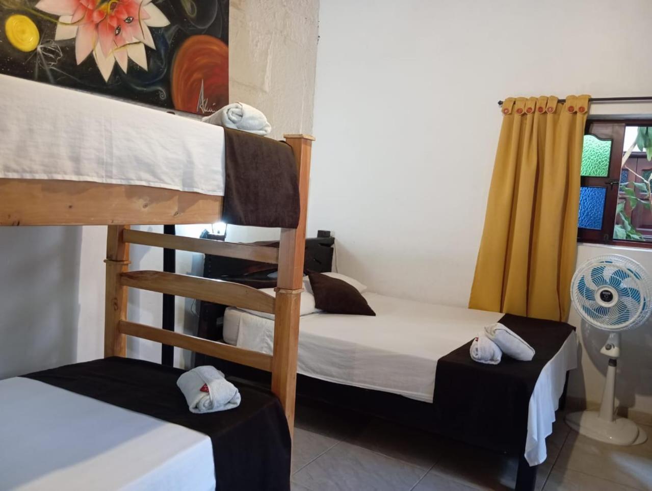 Santander Aleman Hostel 圣希尔 外观 照片