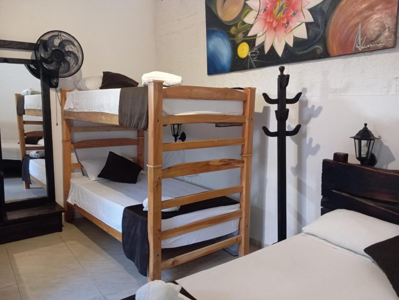 Santander Aleman Hostel 圣希尔 外观 照片